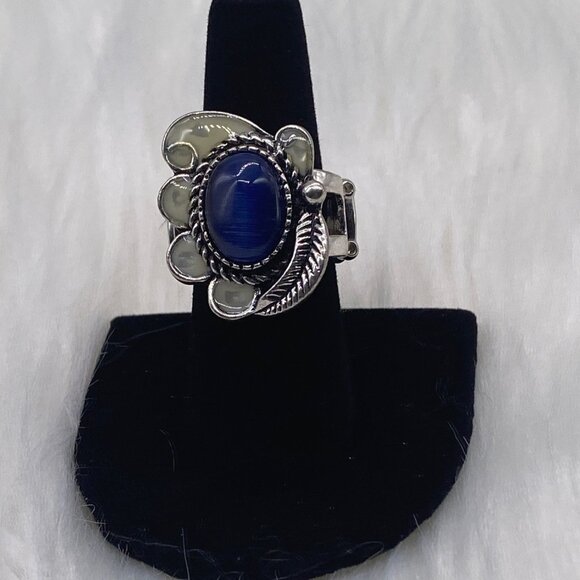 Paparazzi "FairyTale Magic" Blue Ring Stretch Band For Women - Picture 1 of 7